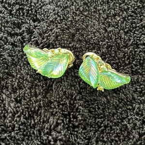 Stunning Set Of Vintage Lisner Clip On Earrings